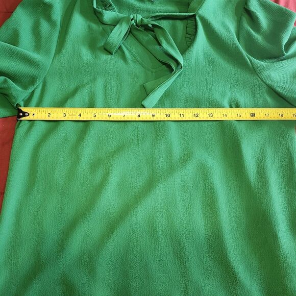 CeCe Green Ruffle Tie Neck Blouse Womens Medium Puff Sleeve Lightweight Top - Picture 6 of 8